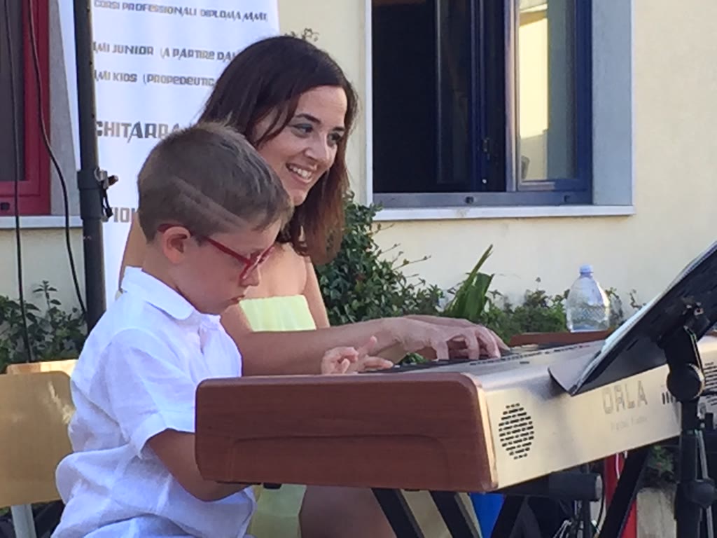 Che spettacolo! Piccoli artisti si esibiscono… in famiglia!